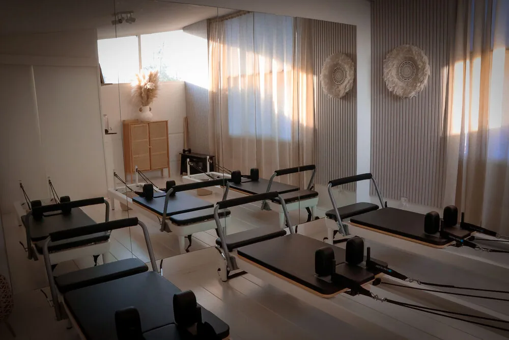 Small group reformer les in de studio in Diemen